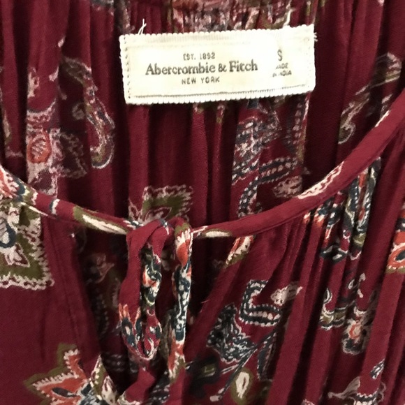 Abercrombie and Fitch Red Paisley Bell Sleeve Top - Picture 5 of 7
